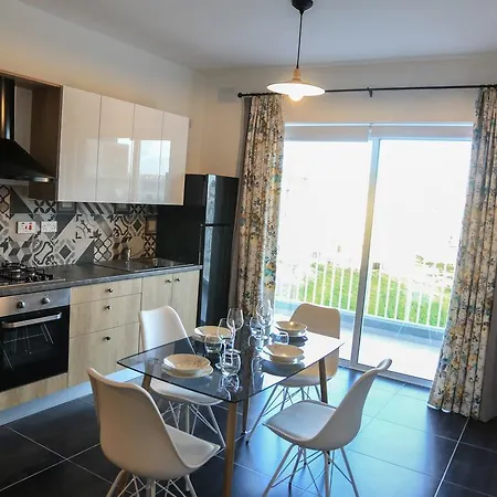 Blue Coral Mansions Apartment *
